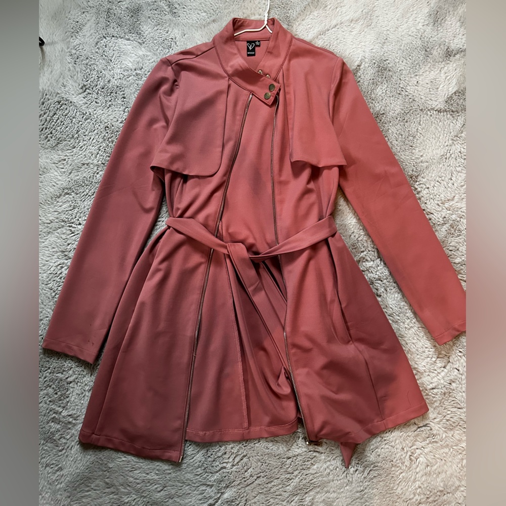 Light pink jacket with zipper and belt